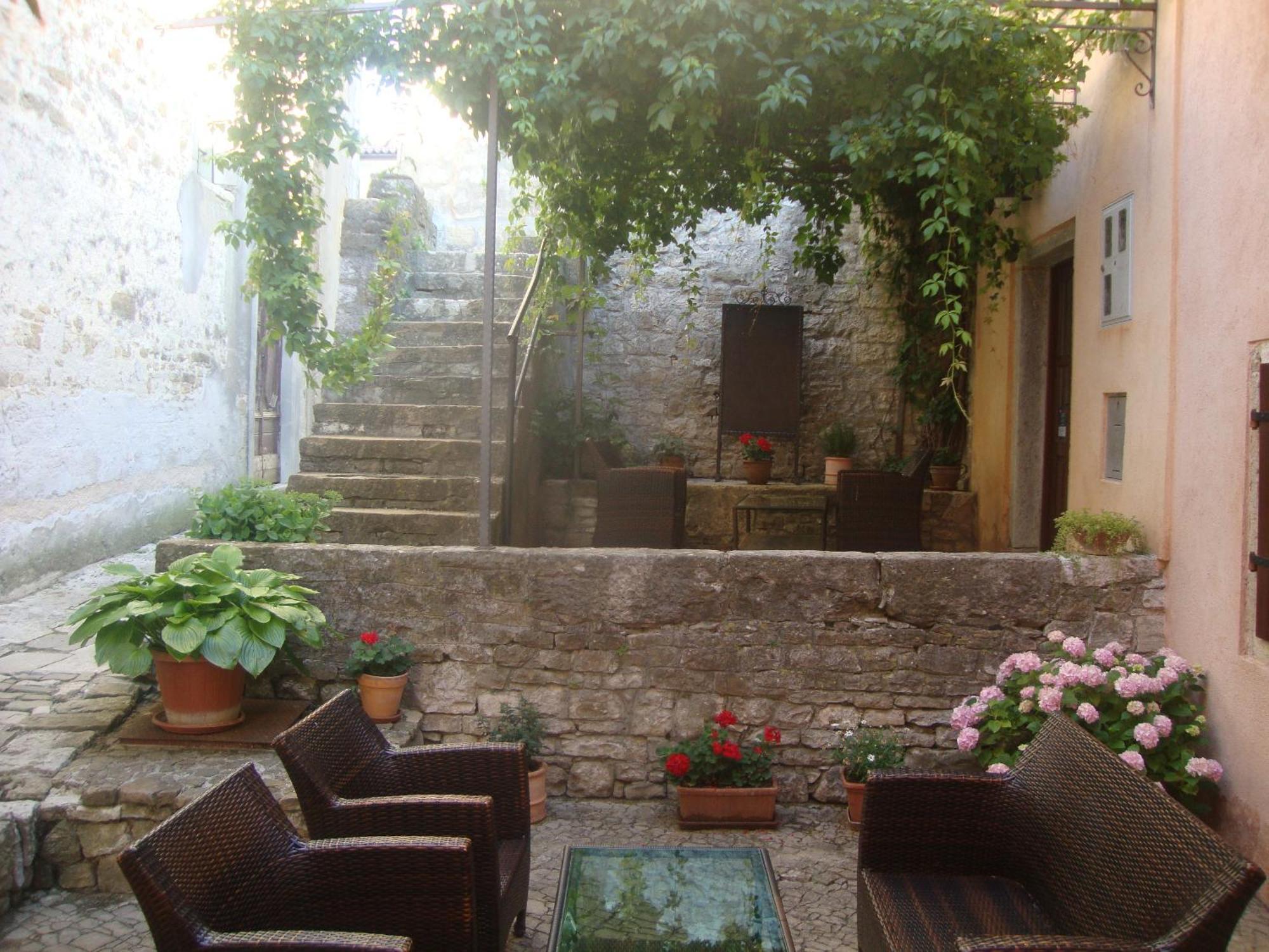 Bed & Breakfast Antico Мотовун Экстерьер фото